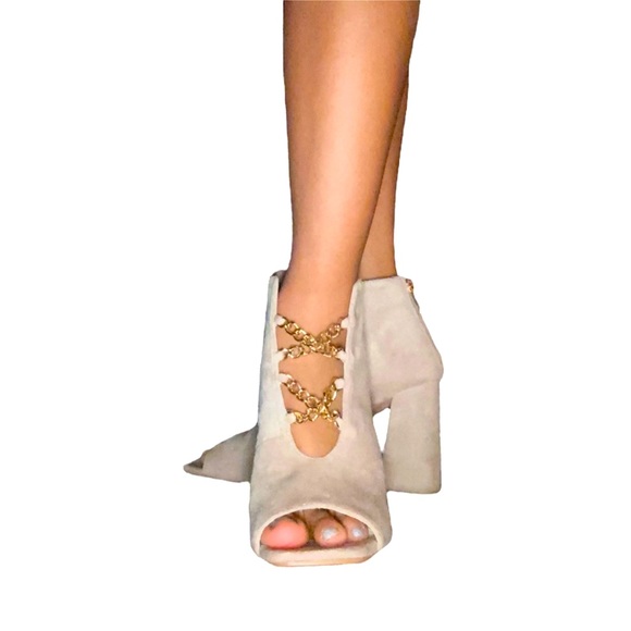 YOKI Jacklyn-49 Open-toe high heeled shoes with crisscrossed chain details - Picture 3 of 12